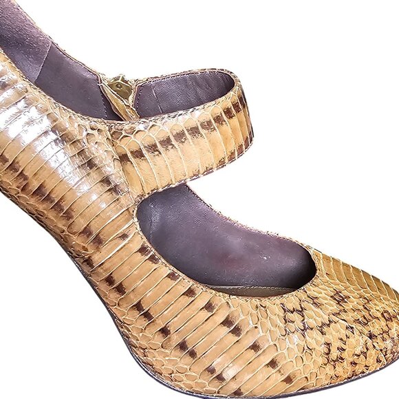 Saks Fifth Avenue Tan Snakeskin Leather Mary Jane shoes Gold Buckle size 9.5 - Picture 2 of 11